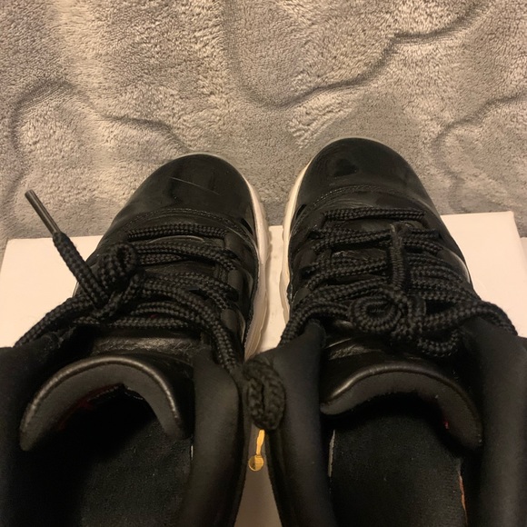 Jordan 11 72-10 Low - Picture 3 of 3